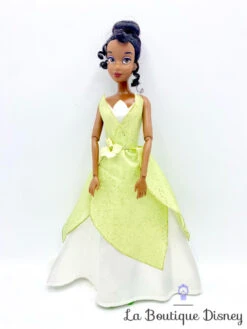 Poupée Tiana La Princesse Et La Grenouille Disney Store Mannequin Robe Verte 32 Cm